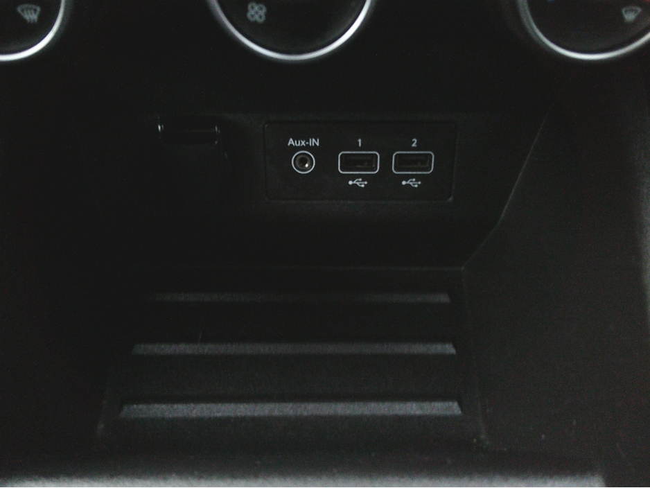 2020 Renault Clio NEW NCT 2028,  SAT./NAV., CRUISE, €180 TAX. ICONIC, LOW KMS. €12,999