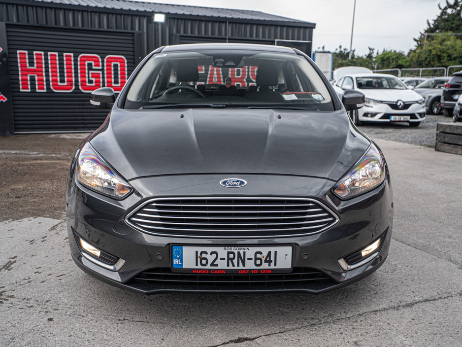 2016 Ford Focus - image 12