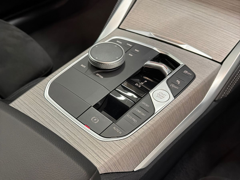 2025 BMW 4 Series - image 10