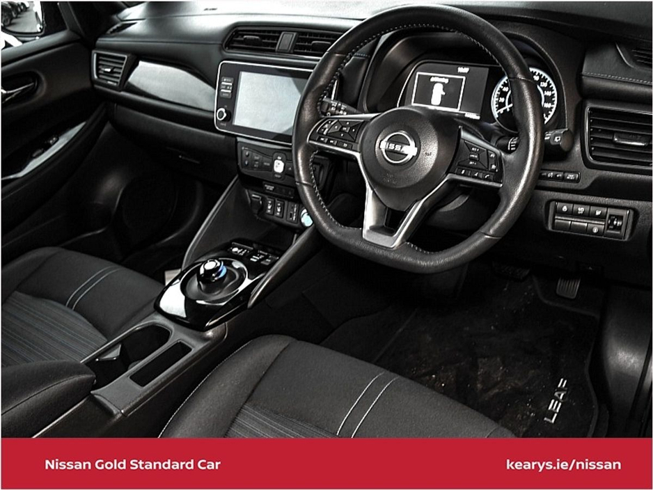 2023 Nissan Leaf - image 6