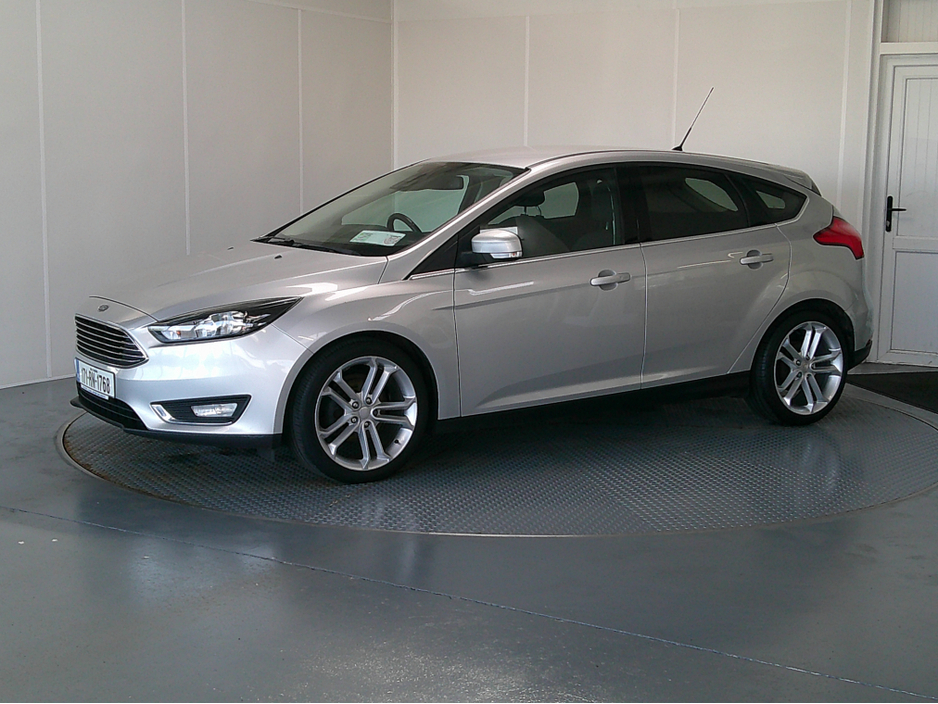 2017 Ford Focus - image 3