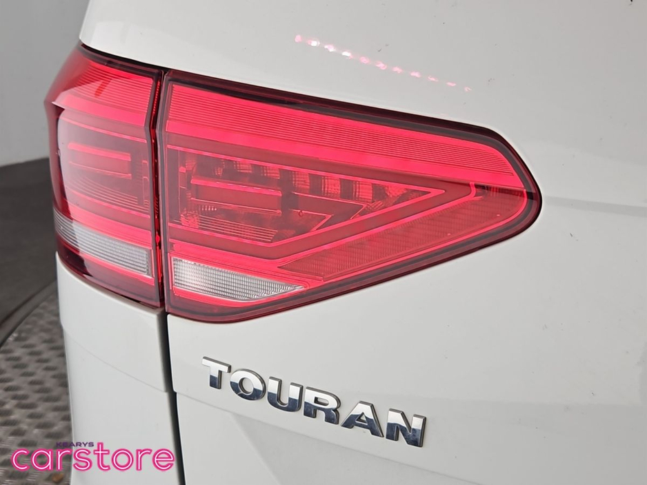 2016 Volkswagen Touran - image 15