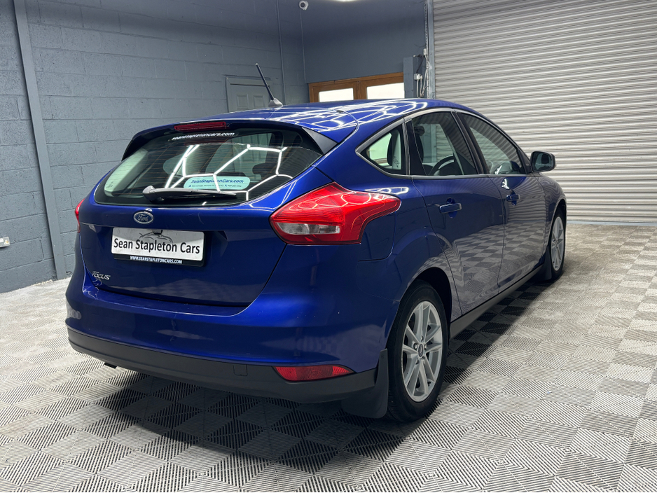 2018 Ford Focus - image 8