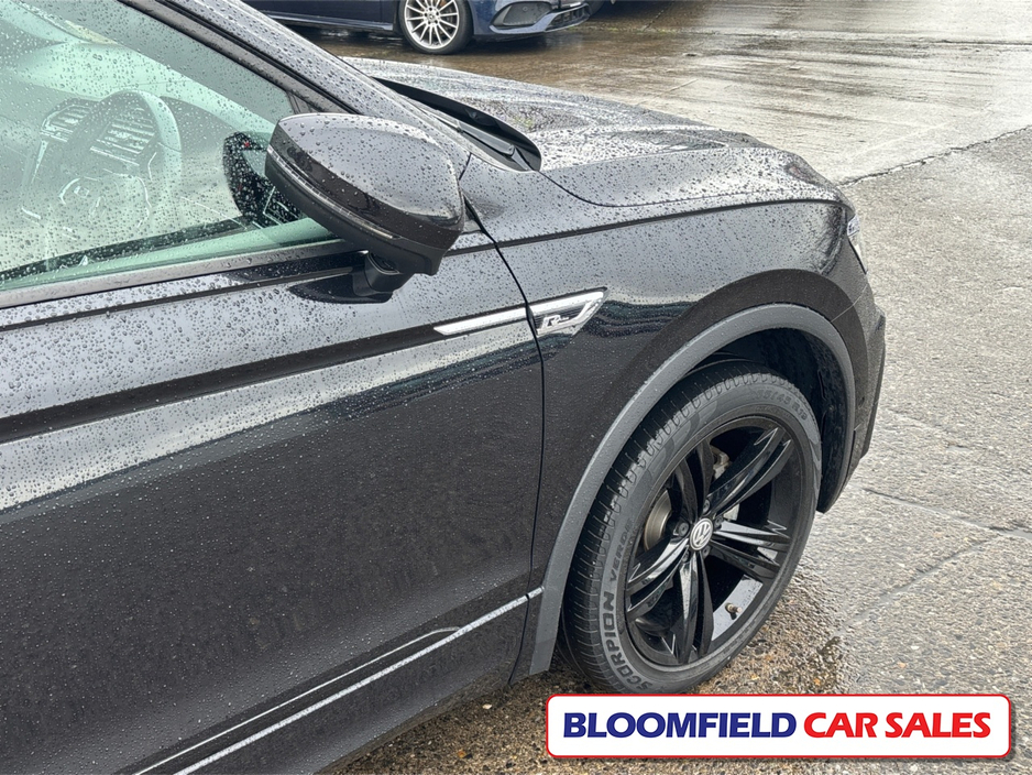 2018 Volkswagen Tiguan 4 MOTION R-LINE , DSG // PRISTINE €29,950