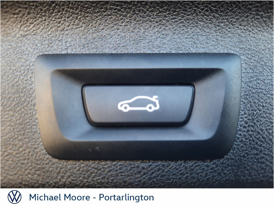 2024 BMW 5 Series - image 33