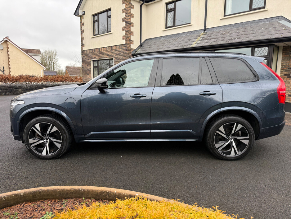 2023 Volvo XC90 - image 4