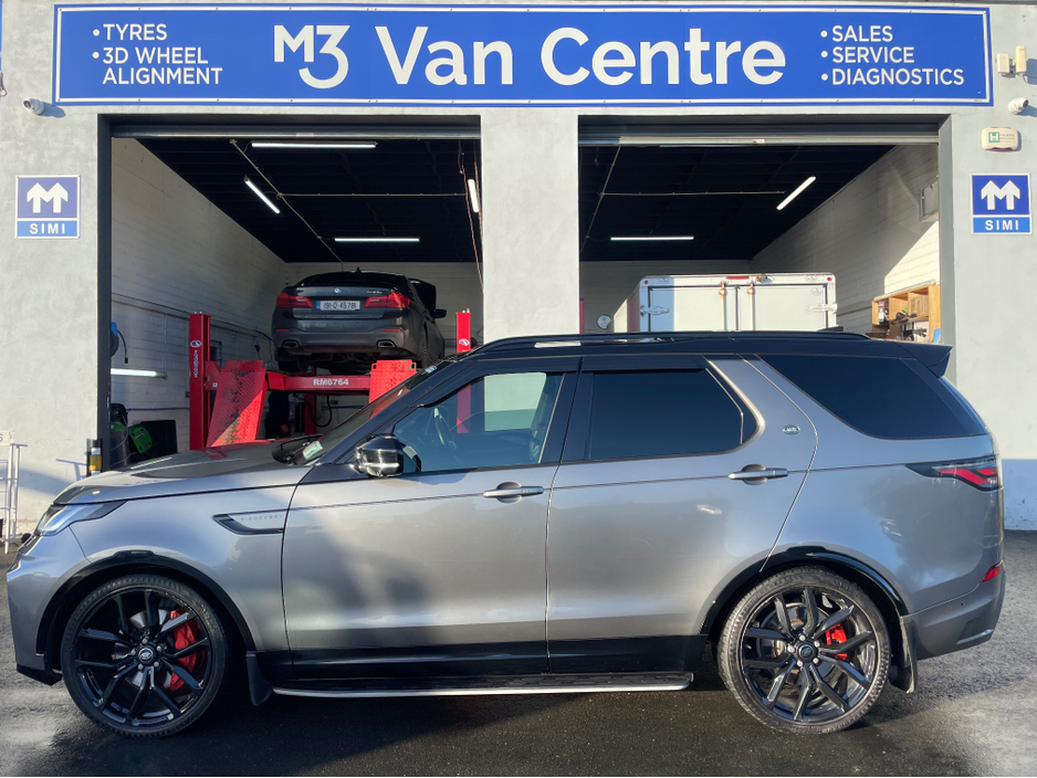 2023 Land Rover Discovery (232) LAND ROVER DISCOVERY 3.0 SD6 R-DYNAMIC OVERFINCH €48,950