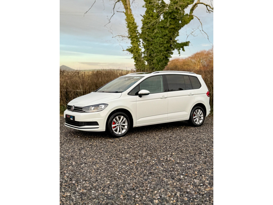 2018 Volkswagen Touran - image 6