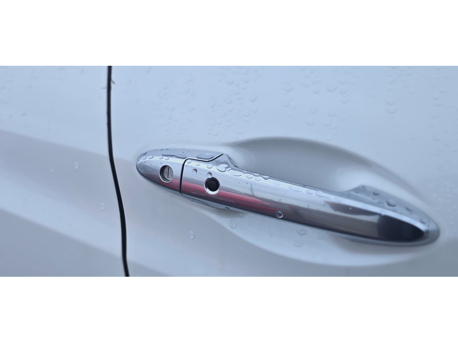 2016 Honda Vezel - image 21