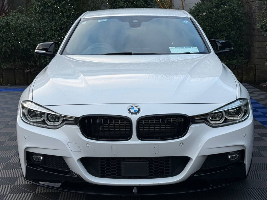 2018 BMW 3 Series 330e M-SPORT COMPETITION 2.0 HYBRID // LEATHER POWERED & HEATED M-SPORT SEATS // SERVICE HISTORY // BLIND SPOT MONITOR €22,900