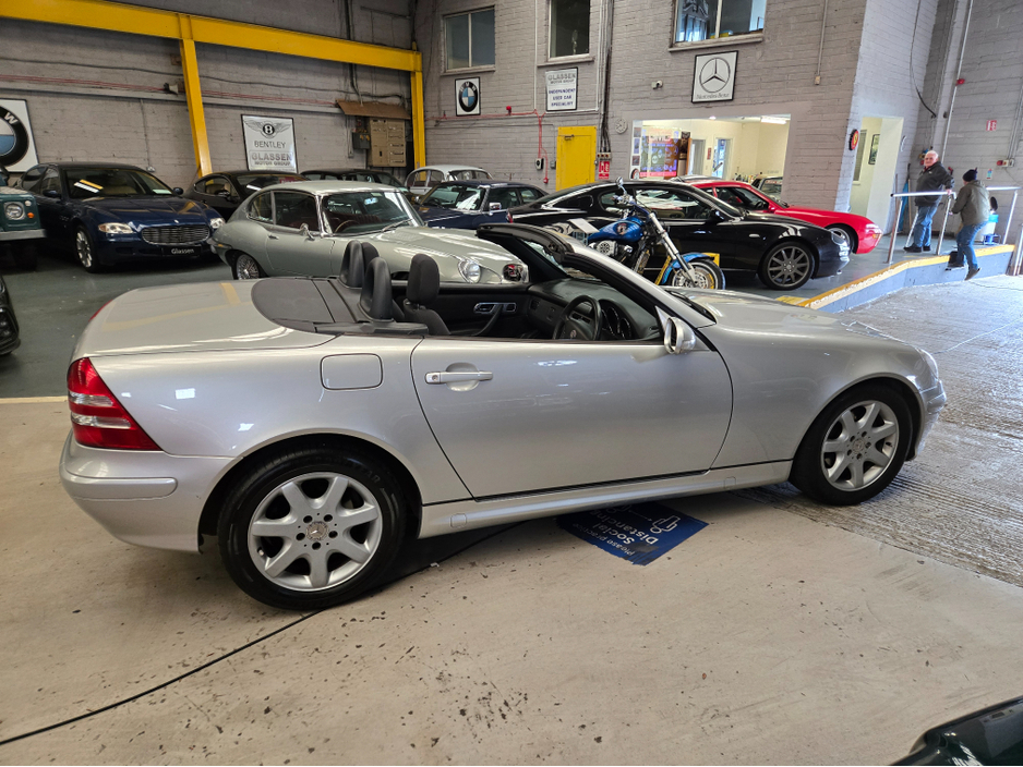 2004 Mercedes-Benz SLK Class - image 8