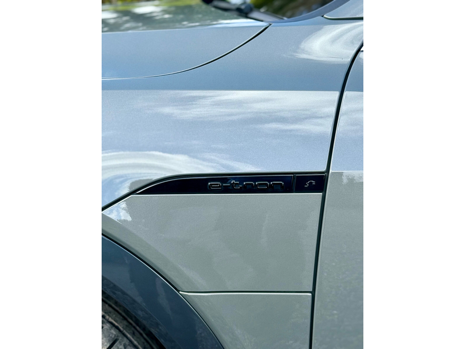 2024 Audi Q8 - image 14