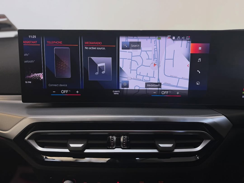 2022 BMW 3 Series - image 15