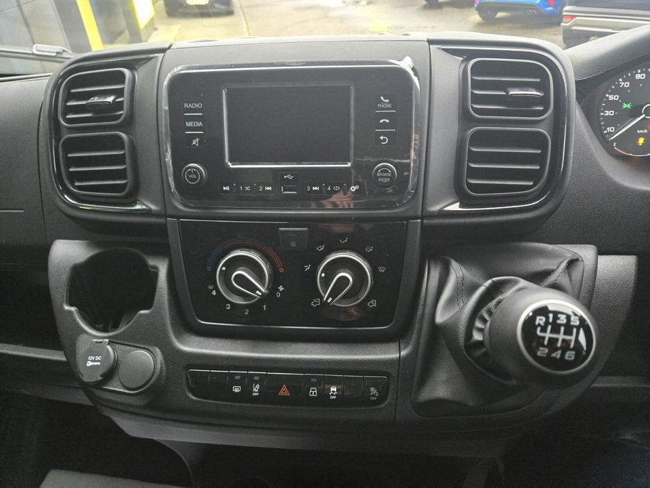 2025 Opel Movano  €27,750