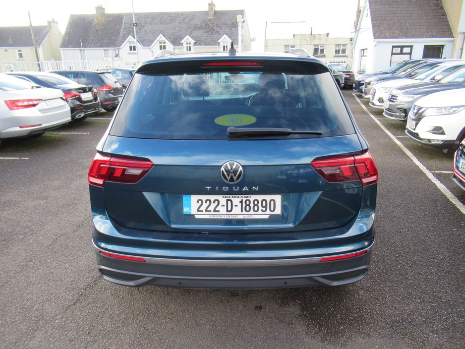 2022 Volkswagen Tiguan - image 5