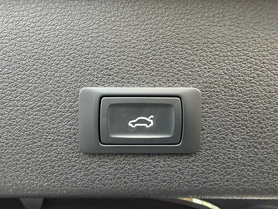 2022 Audi e-tron 55 S LINE QUATTRO COUPE//SUPERB SPEC//VERY LOW MILEAGE//IMMACULATE CONDITION//AUDI HISTORY//SIMI AND AA DEALER €35,900