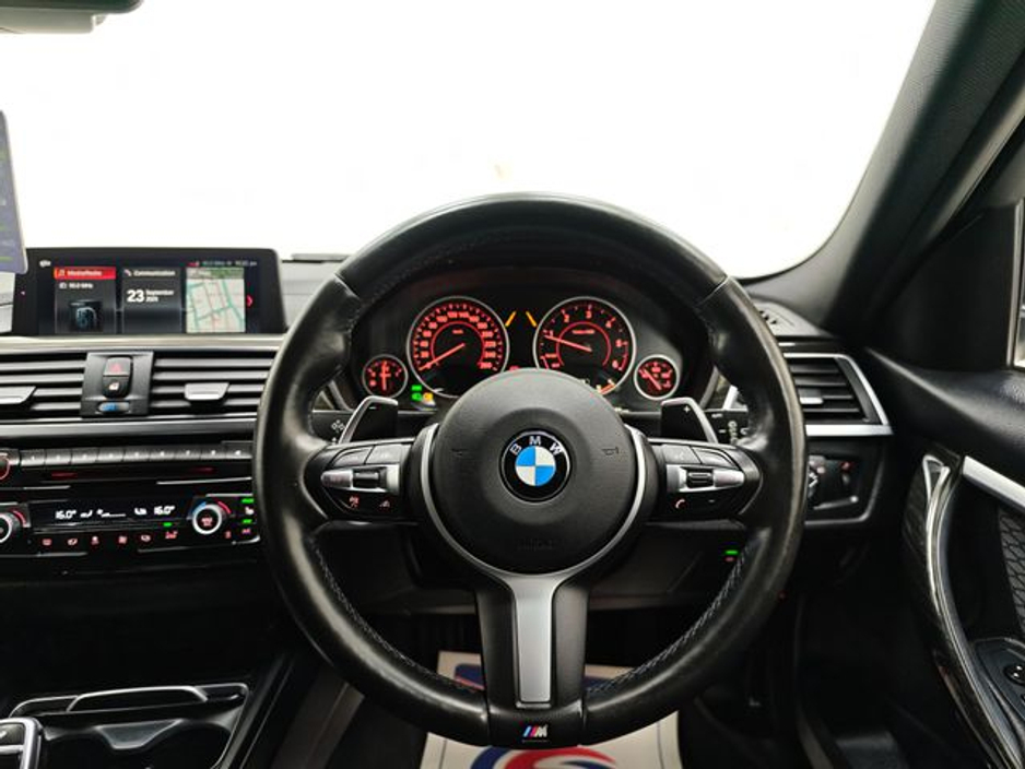 2018 BMW 3 Series - image 25