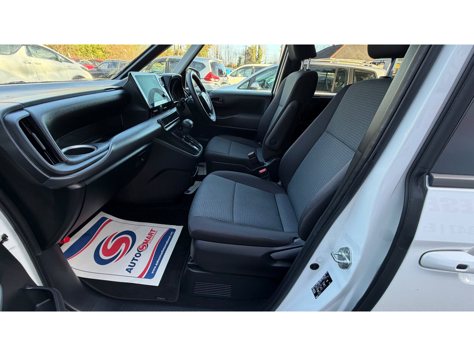 2022 Toyota Noah  €35,500