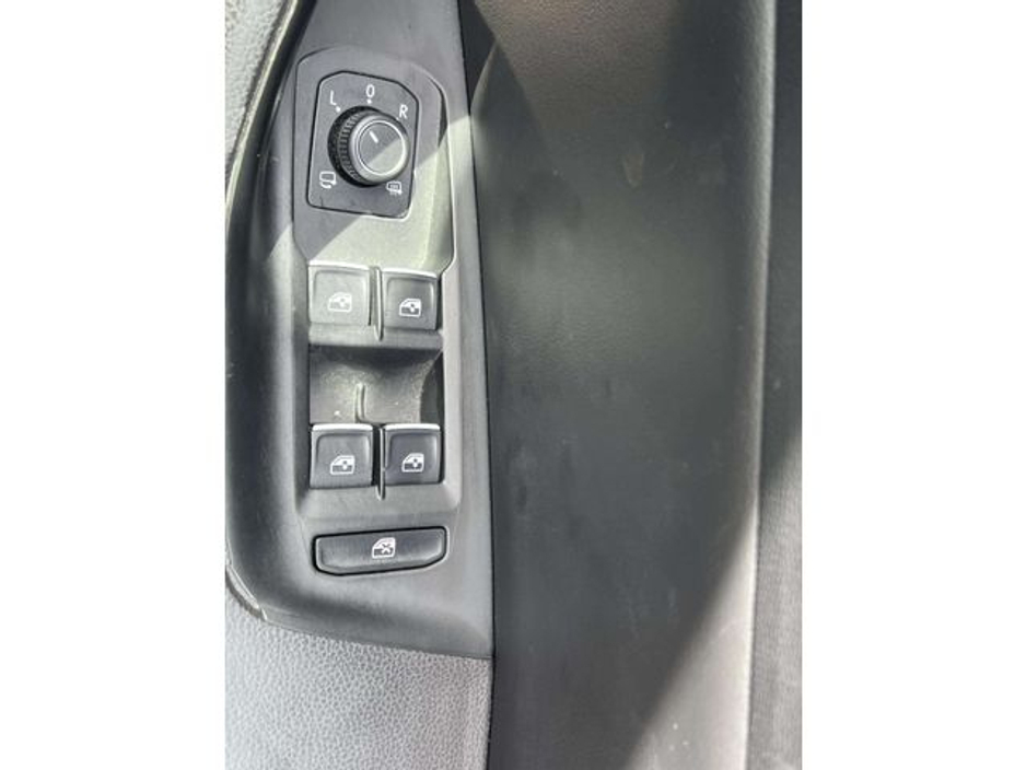 2019 Volkswagen Passat - image 28