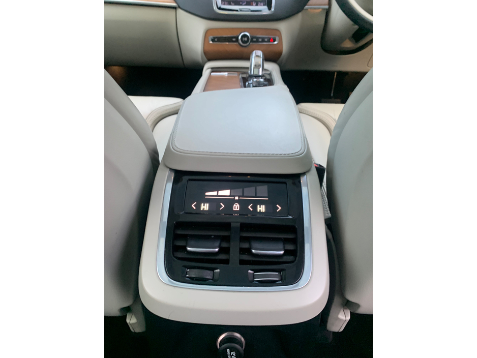 2019 Volvo XC90 - image 16