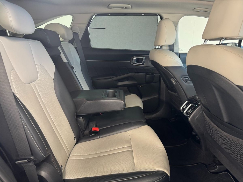 2021 Kia Sorento - image 11