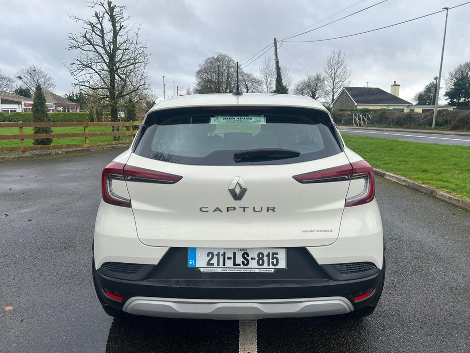 2021 Renault Captur TCe 100 Play €16,950