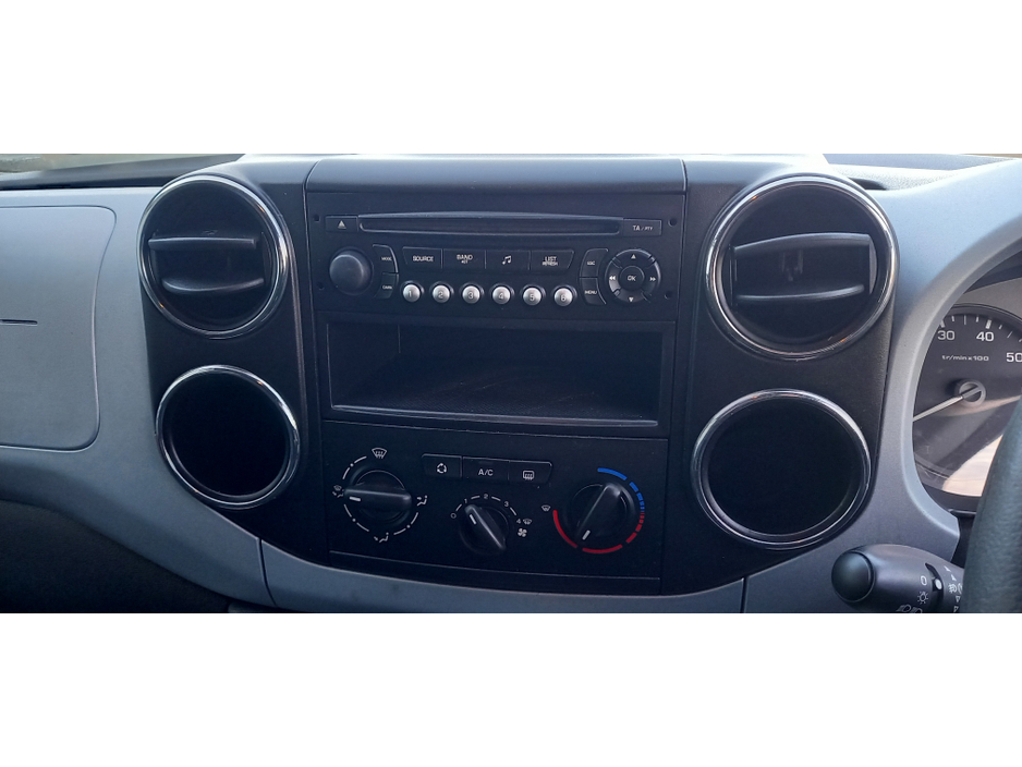 2012 Citroen Berlingo Multispace - image 13