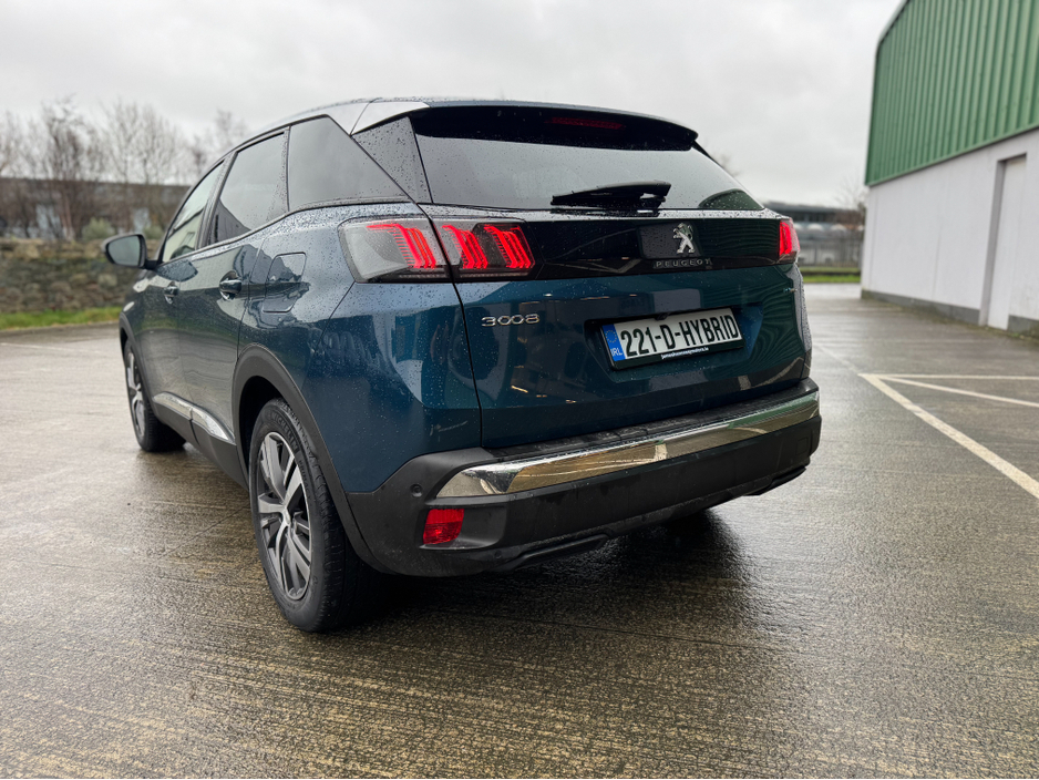 2022 Peugeot 3008 - image 3