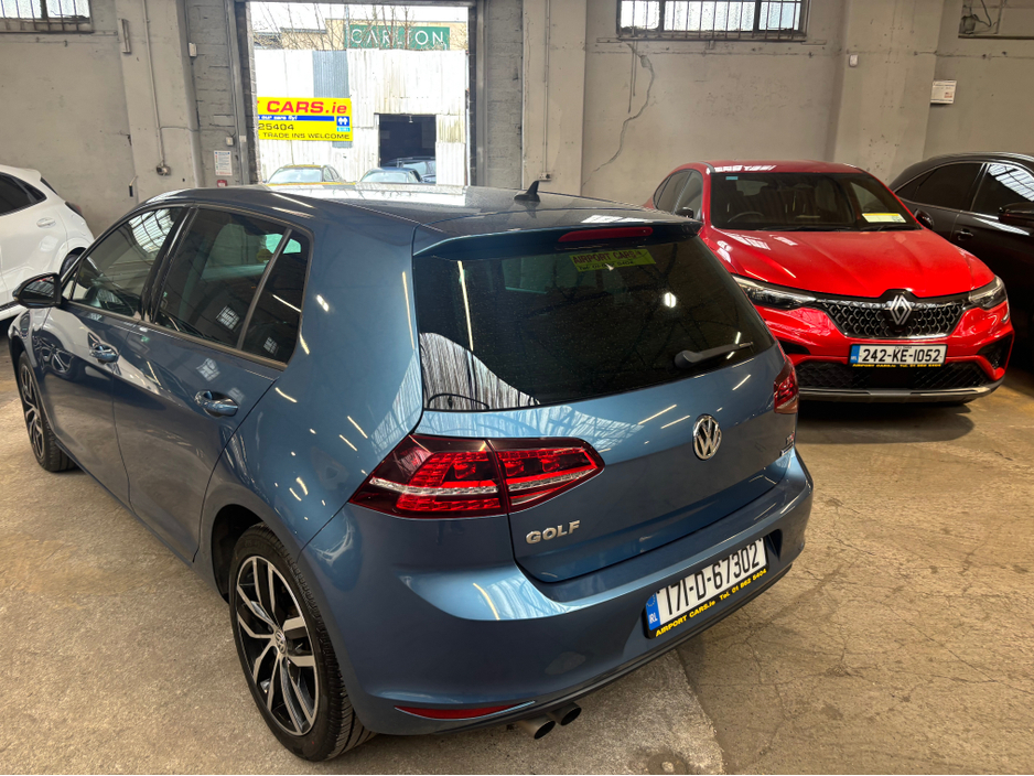 2017 Volkswagen Golf - image 4