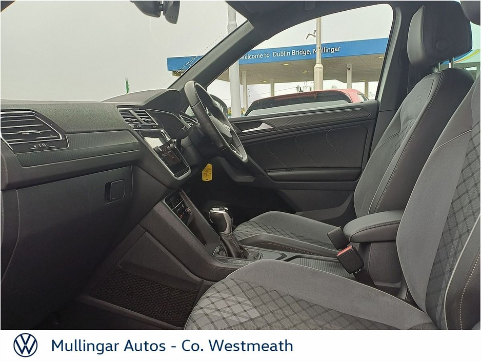 2021 Volkswagen Tiguan - image 4
