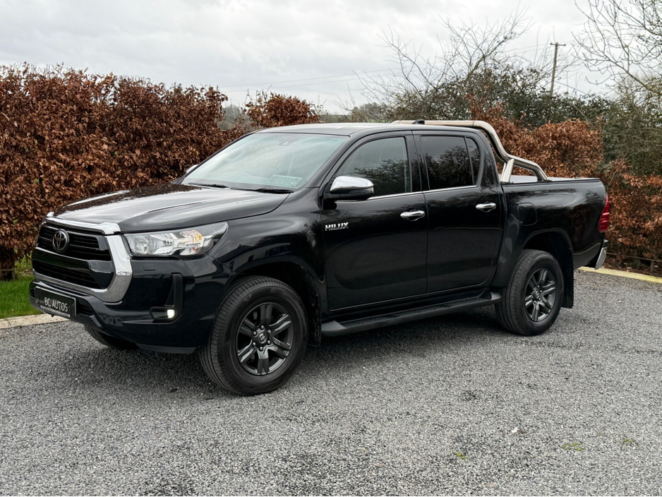 2022 Toyota Hilux - image 7