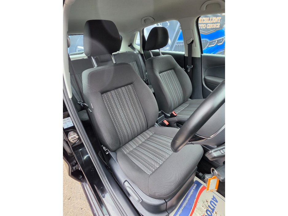 2016 Volkswagen Polo - image 10