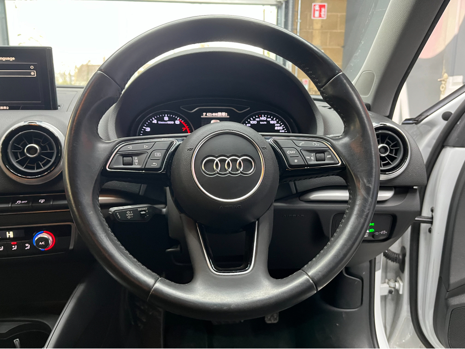 2017 Audi A3 2017 AUDI A3 TFSI SPORTBACK 1.4 AUTOMATIC / CRUISE CONTROL / REVERSE CAMERA AND MORE