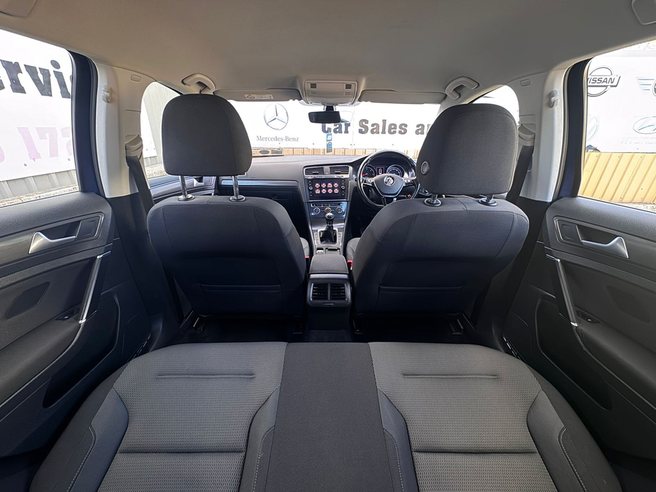 2017 Volkswagen Golf - image 18