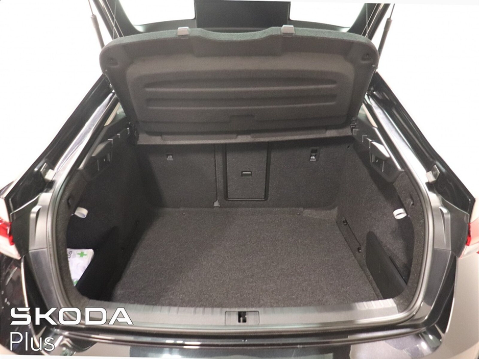 2023 Skoda Octavia - image 10