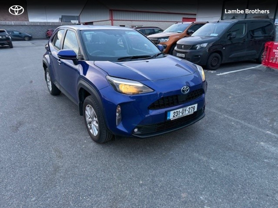 2023 Toyota Yaris Cross - image 8