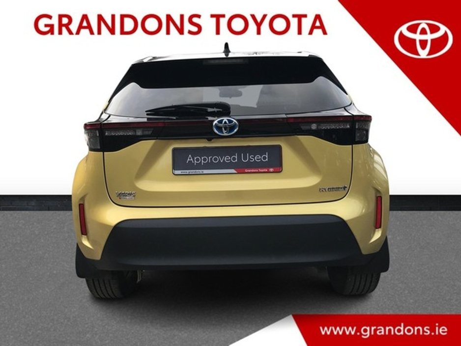 2022 Toyota Yaris Cross - image 4