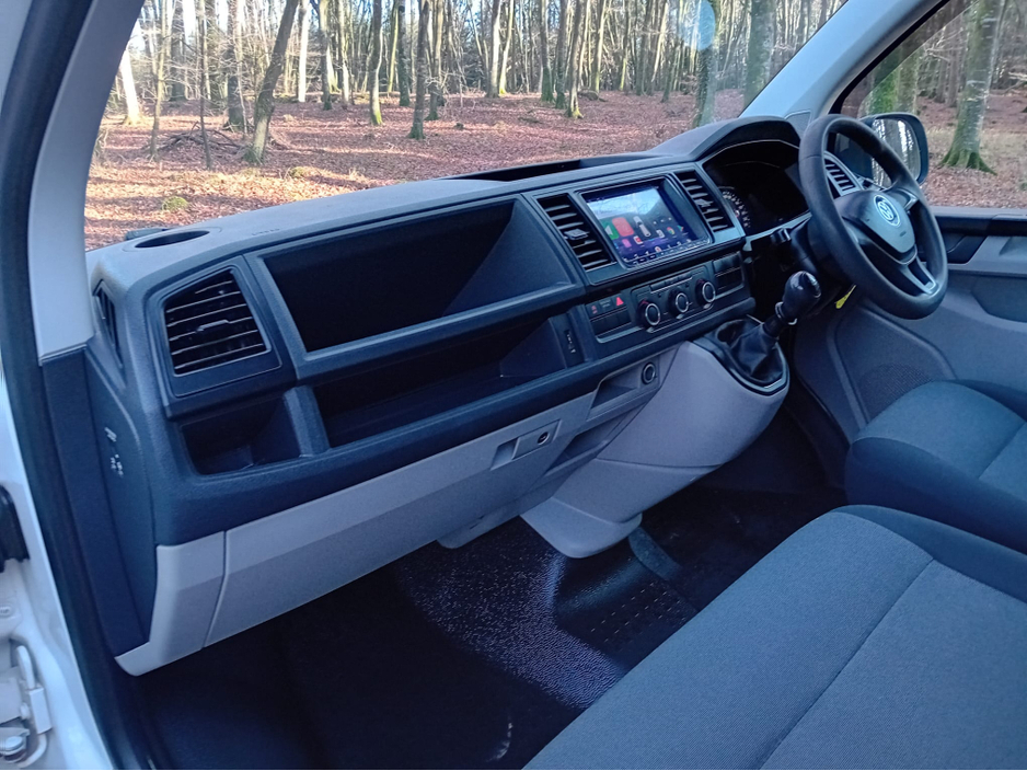2018 Volkswagen Transporter PVL 3000KG TDI 150 T6 150 BHP 6 SPEED FWD 5DR @ REDDY2DRIVE LTD €15,850