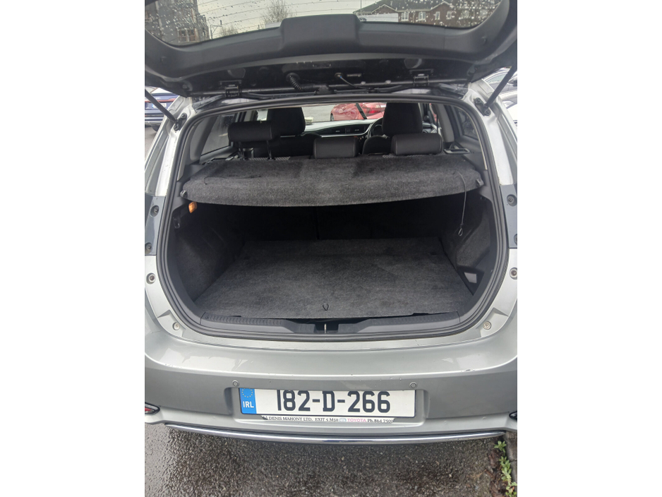 2018 Toyota Auris - image 8