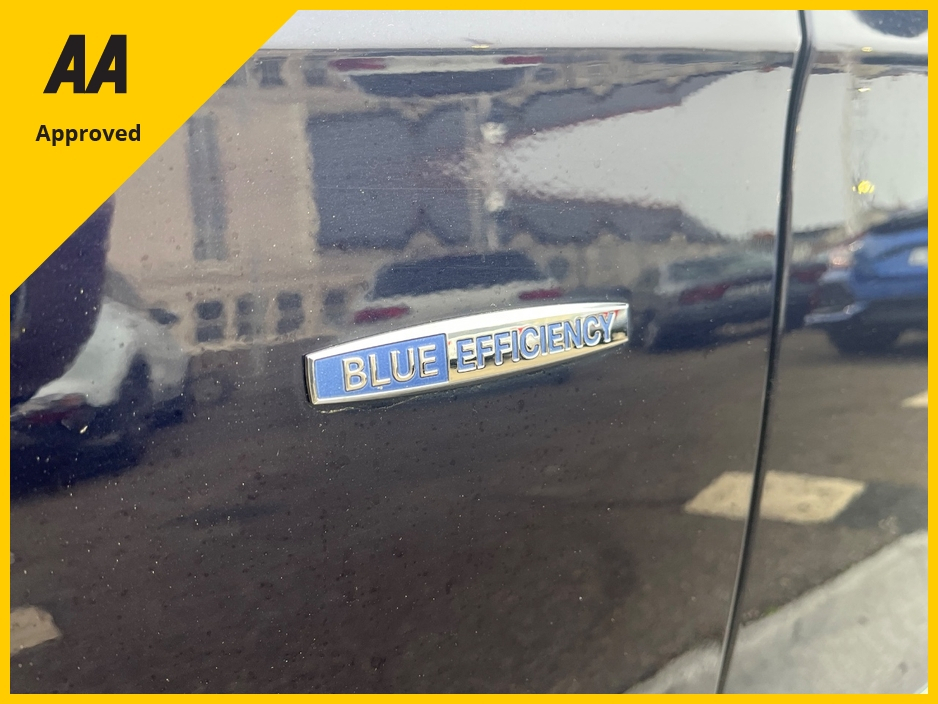 2010 Mercedes-Benz E Class - image 8