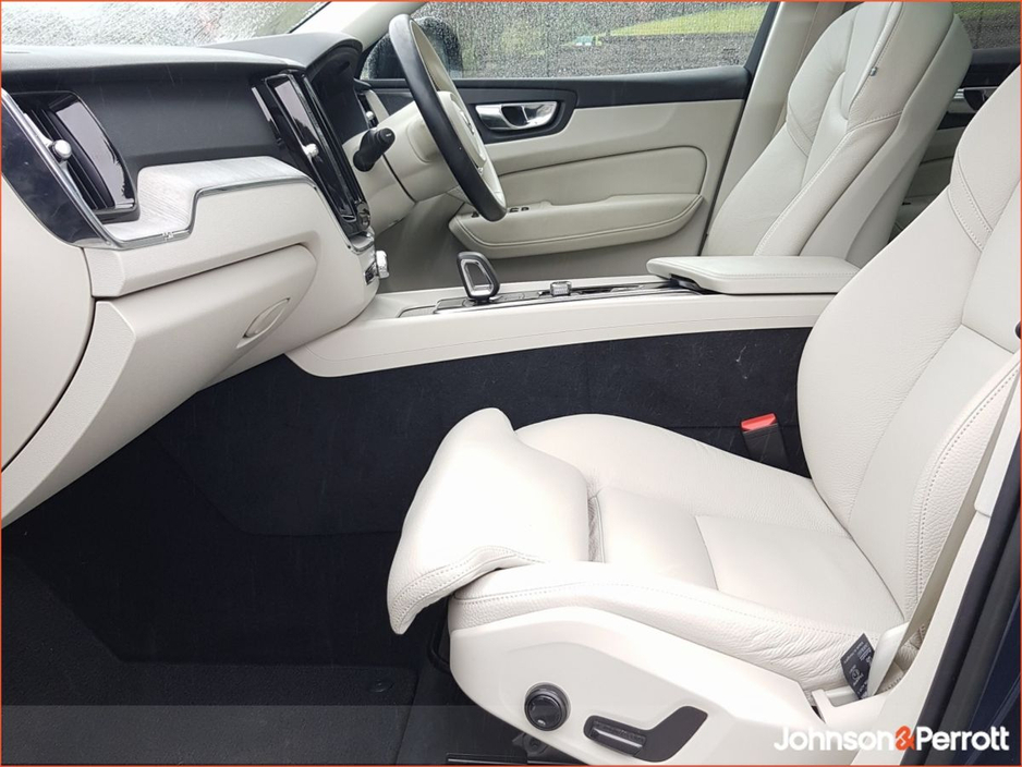 2022 Volvo XC60 T6 350hp AWD PHEV Plus Dark (Two Year Volvo Warranty + Two Year Volvo Service Plan) €46,900