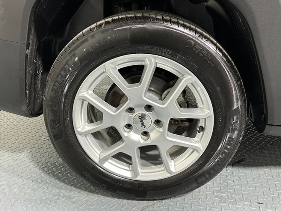 2024 Jeep Renegade - image 24