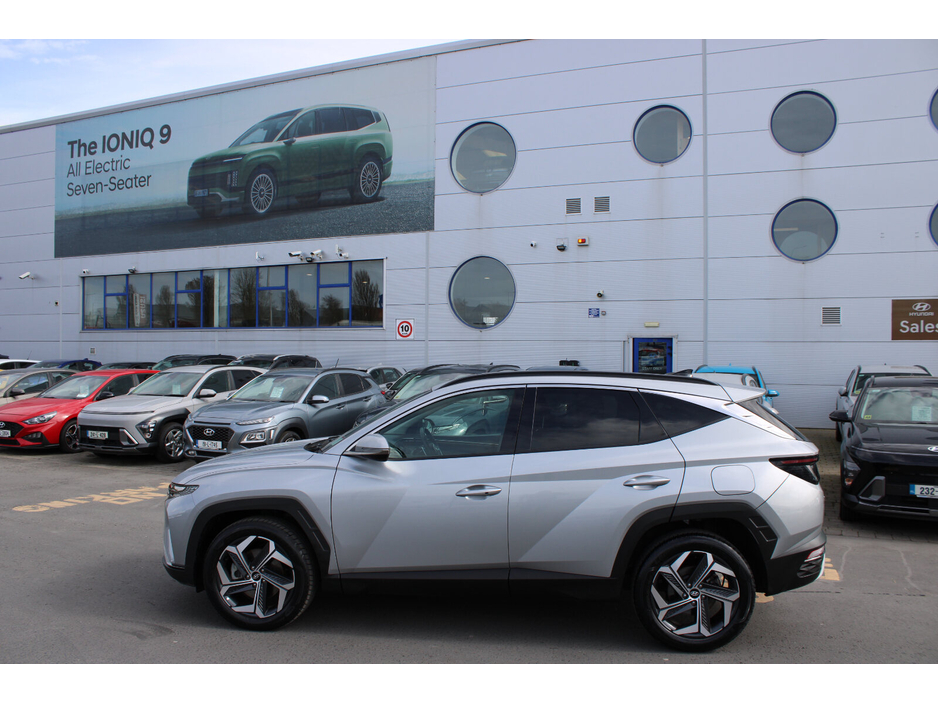 2024 Hyundai Tucson - image 2