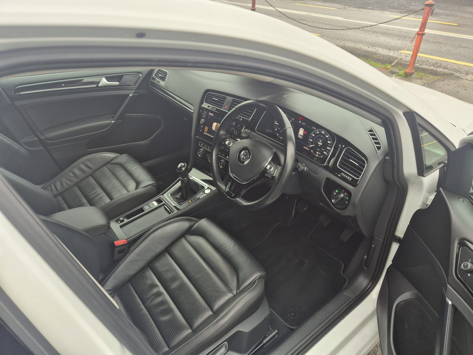 2020 Volkswagen Golf - image 11