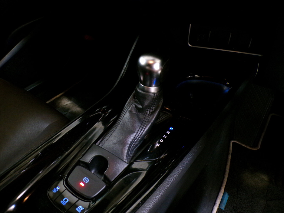 2018 Toyota C-HR 2018*51,000 MILES*HYBRID SPORT TOYOTA C-HR SELF CHARGING 1.8 AUTOMATIC*FANTASTIC CONDITION GREAT ON FUEL, POWER, COMFORT WITH A LOT OF SPACE ALL COMBINED FOR A FANTASTIC DRIVE. CAR COMES WITH FULL SAF €19,900