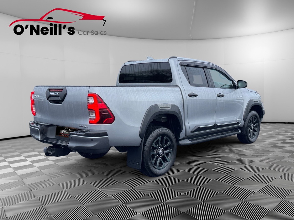 2024 Toyota Hilux *NO VAT* 2.8 INVINCIBLE AUTO #319 €51,999