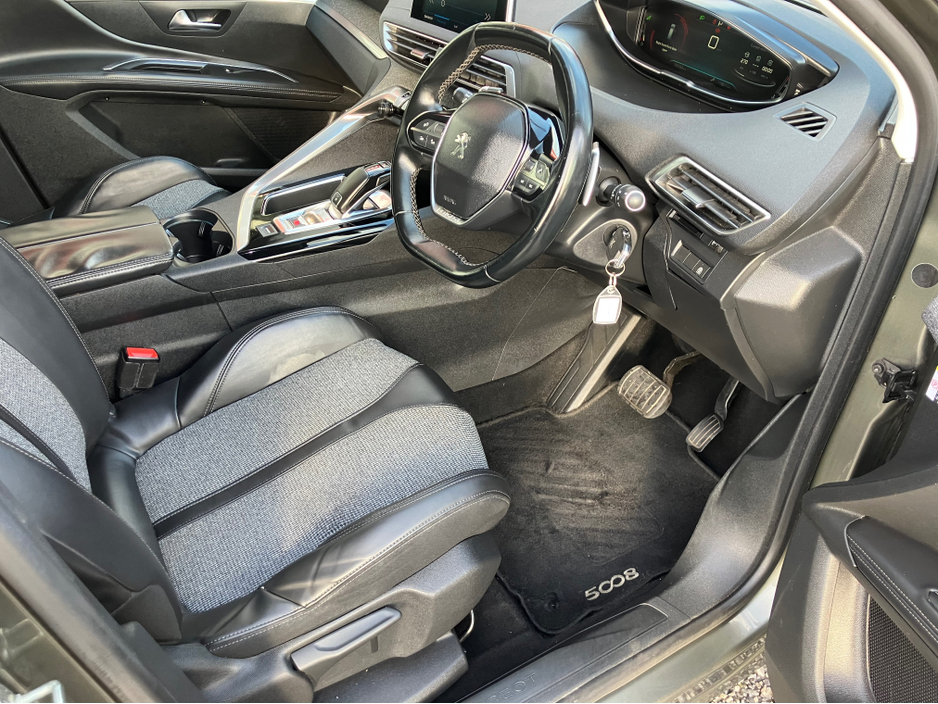 2019 Peugeot 5008 - image 6