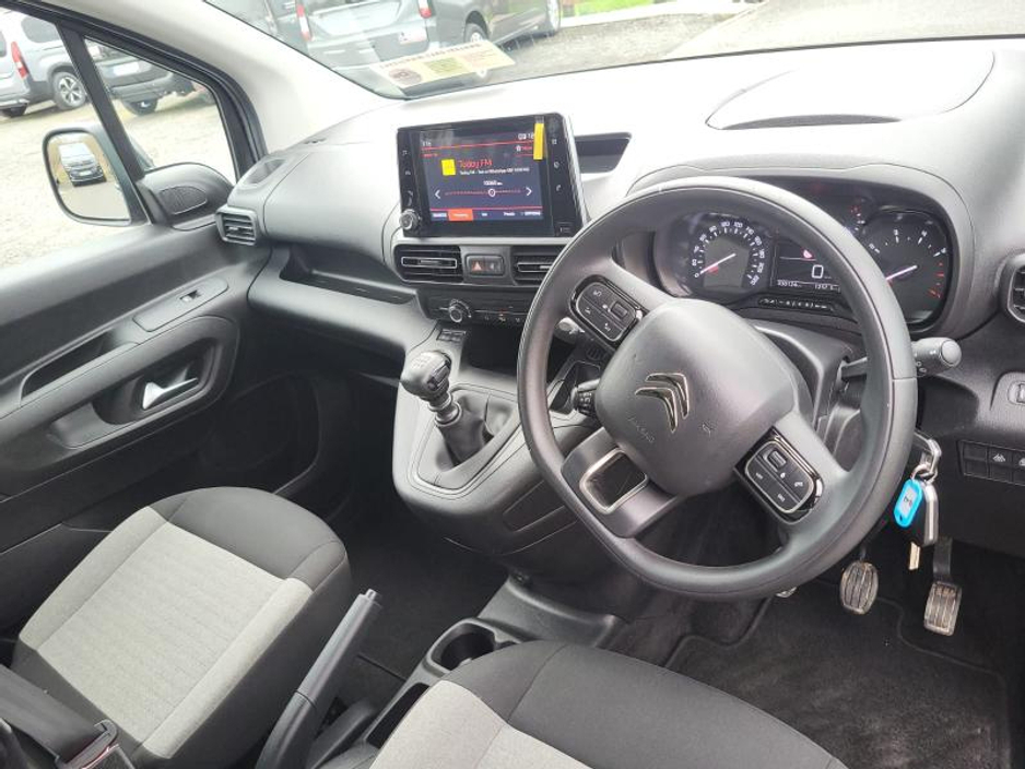 2023 Citroen Berlingo - image 18