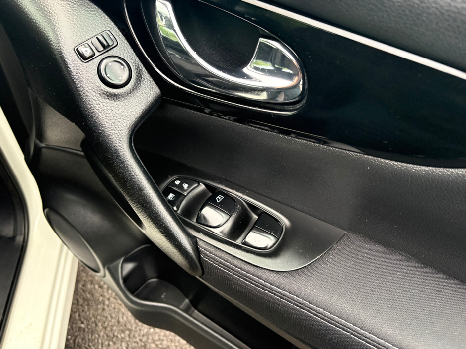 2015 Nissan Qashqai 1.2 PET SV E6 4DR €9,450