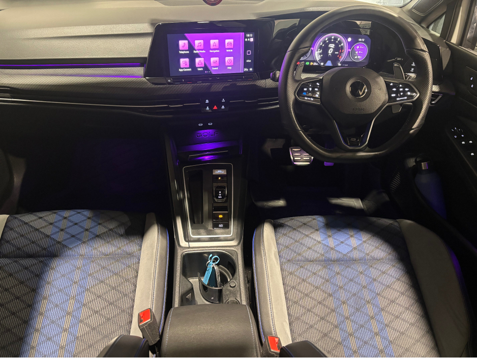 2021 Volkswagen Golf - image 14